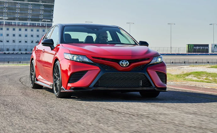 Новая острая Toyota GR может быть седаном, предполагают GR Camry
