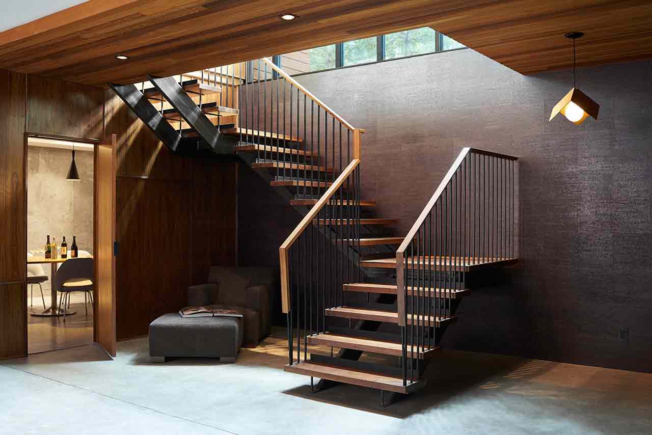 Что следует учитывать при выборе дизайна лестницы для небольшого пространства